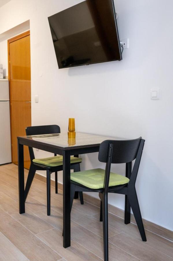 Charming Apartments Duce 奥米什 外观 照片
